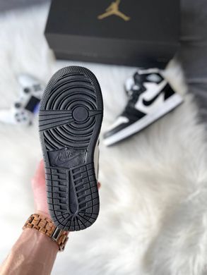 Кроссовки Jordan 1 Black/White Флис, 42