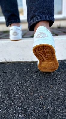 Кросівки Nike Air Jordan 1 Low Tan White, 36
