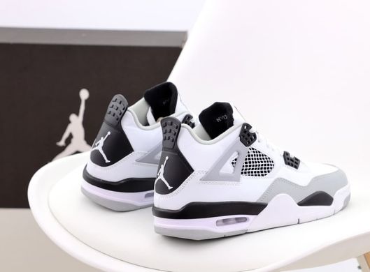 Кросівки Air Jordan Retro 4 White Black, 40