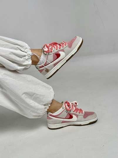 Кросівки NK SB Dunk Low SE 85 Double Swoosh Pink Rabbit Купити