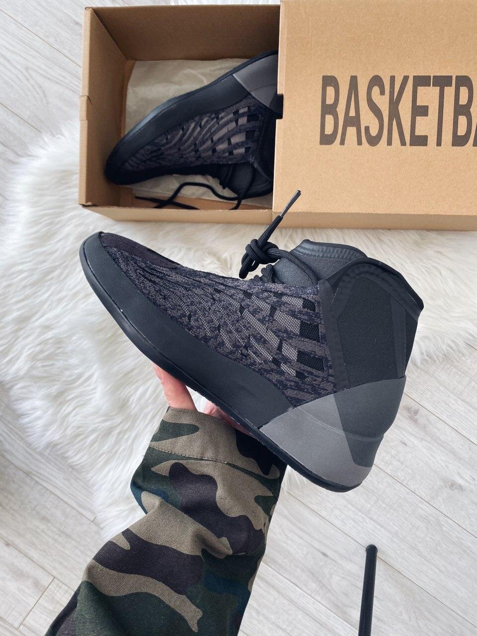 Adidas Yeezy Basketball Triple Black 