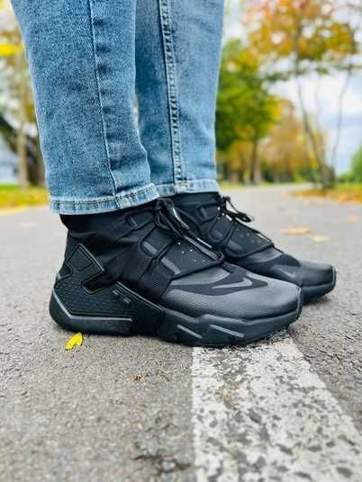 nike air huarache gripp on feet