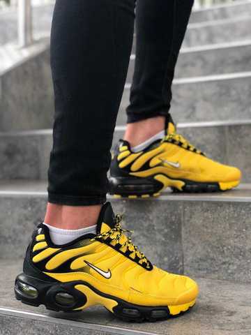 Nike air yellow and hot sale black