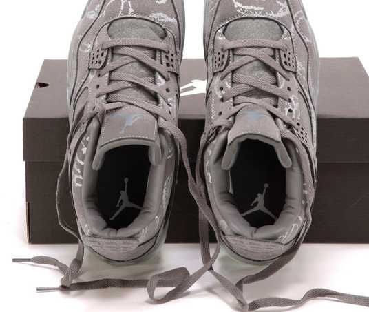 Кроссовки Air Jordan 4 Retro Kaws