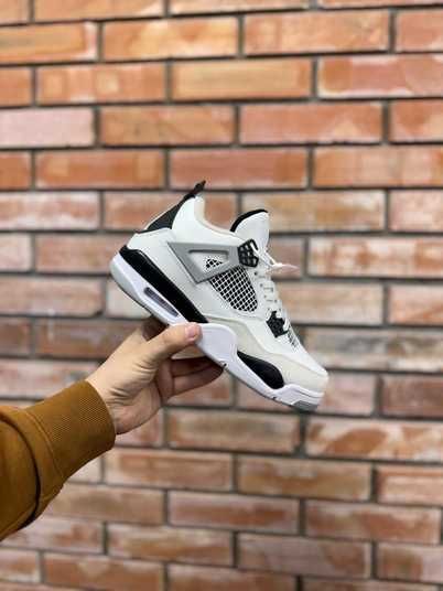 スニーカー Nike Air Jordan 4 