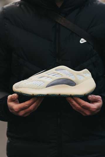Кроссовки Adidas Yeezy Boost 700 v3 Azael Купить (Доставка 1-3 Дня)