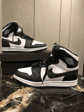 Кросівки Jordan 1 Retro Black/White Хутро, 41