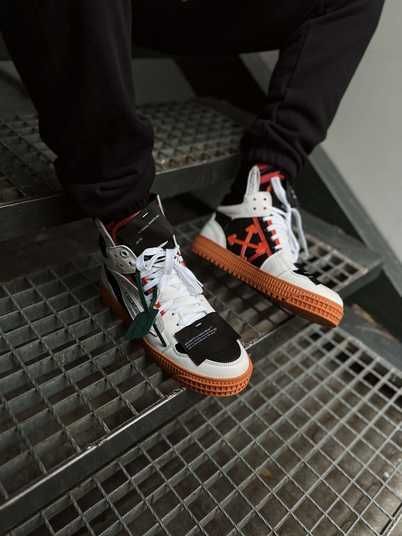 ガオガオ 3点 Кроссовки OFF-WHITE 3.0 Off Court Calf Leather Black White Gum