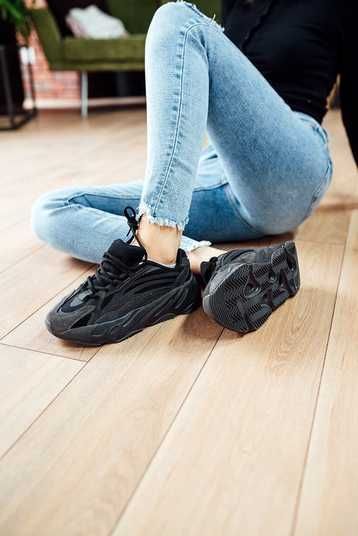 Кросівки Adidas Yeezy Boost 700 V2 Black Купити (Доставка 1-3 Дні)