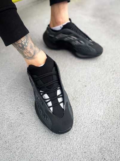 Кросівки Adidas Yeezy Boost 700 v3 Black Alvah Купити (Доставка 1