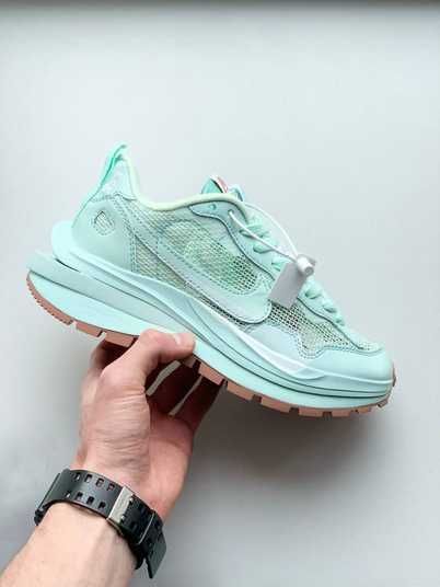 Кроссовки Nike VaporWaffle Sport Fuschia x Sacai Mint Купить
