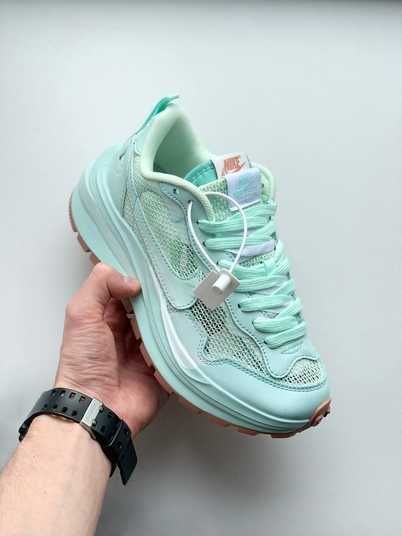 Кроссовки Nike VaporWaffle Sport Fuschia x Sacai Mint Купить