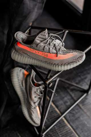 Yeezy boost store 350v2 beluga