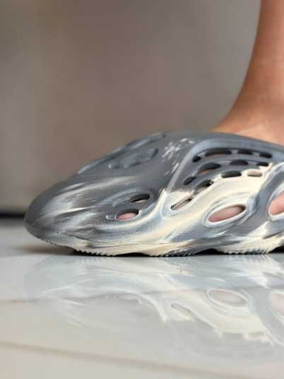  Yeezy Foam Runner グレー Кросівки Adidas Foam Runner Grey Beige - Sneakers Kross — інтернет
