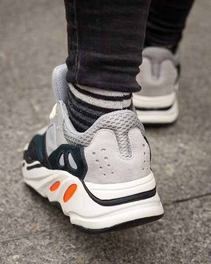 Кроссовки Adidas Yeezy Boost 700 Wave Runner Solid Купить