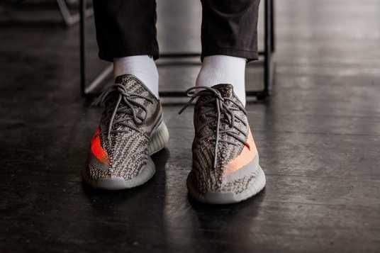 Кроссовки Adidas Yeezy Boost 350 V2 Beluga Купить (Доставка 1-3 Дня)