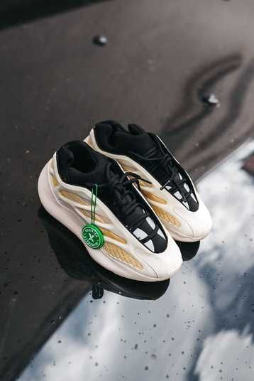 Кроссовки Adidas Yeezy Boost 700 v3 Srphym Купить (Доставка 1-3 Дня)