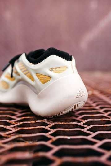 Кроссовки Adidas Yeezy Boost 700 v3 Srphym Купить (Доставка 1-3 Дня)