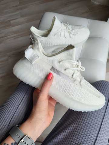 Yeezy store 350 v4