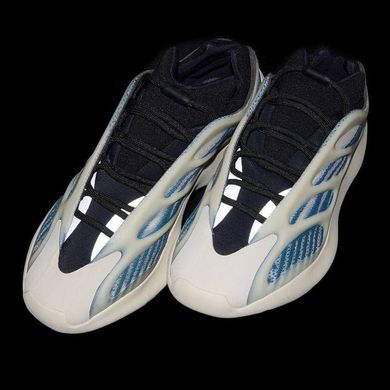 Кросівки Adidas Yeezy Boost 700 v3 Kyanite, 36