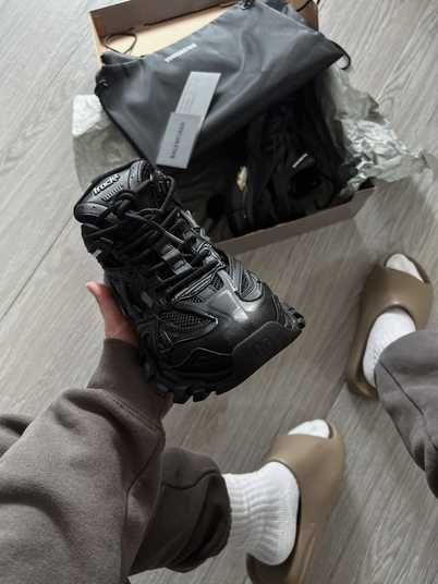 Кроссовки Balenciaga Track 2.0 Black Gold Купить (Доставка 1-3 Дня)