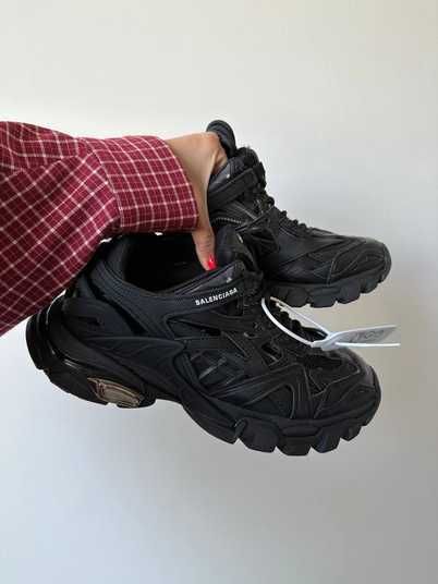 Кроссовки Balenciaga Track 2.0 Black Gold Купить (Доставка 1-3 Дня)
