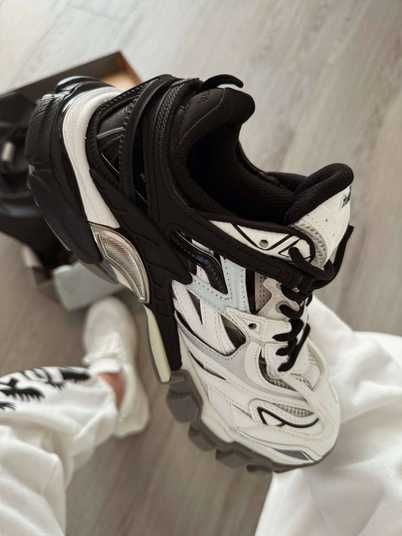 Кросівки Balenciaga Track 2 Black White Купити (Доставка 1-3 Дні)
