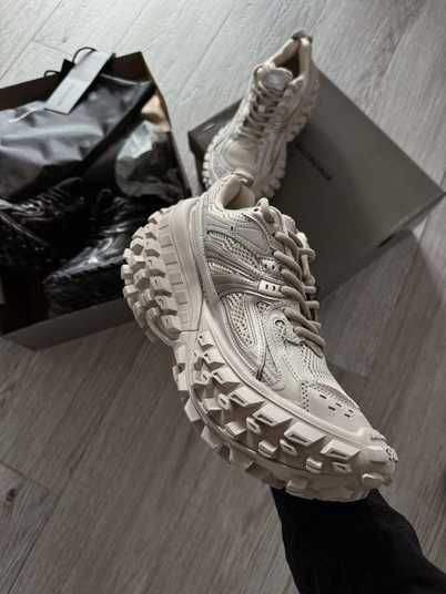 Кроссовки Balenciaga Defender Beige Купить (Доставка 1-3 Дня)