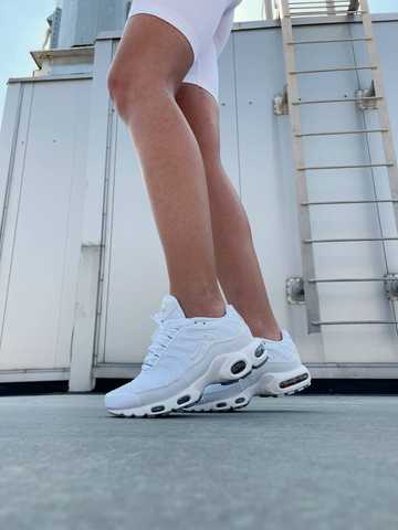 Nike max plus store white