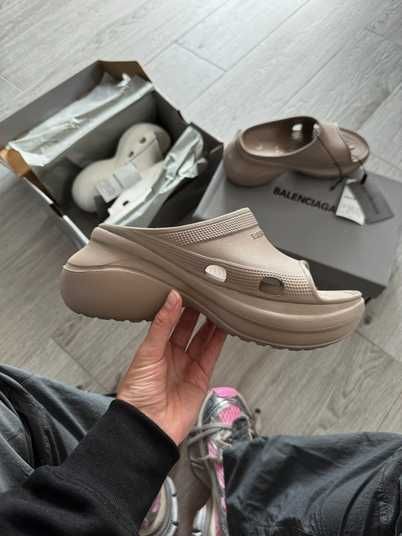 Balenciaga Pool Crocs Slide Sandal in beige rubber - Sneakers