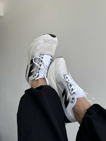 КроссовкиNew Balance Fuelcell Supercomp Elite V4 White Black