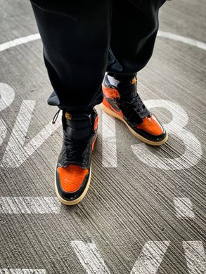 Кросівки Air Jordan 1 High Black Orange