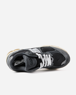 Кроссовки New Balance 2002R Black Dark Grey, 42